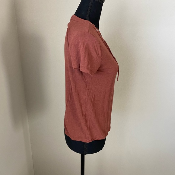Forever 21 Burnt Red/Orange Vneck Shirt Size Small - Picture 2 of 9